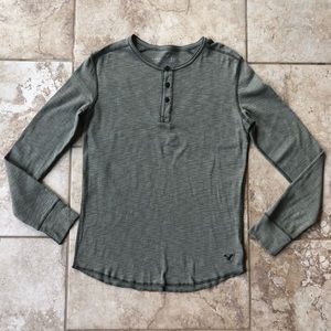 3 Button American Eagle Tee